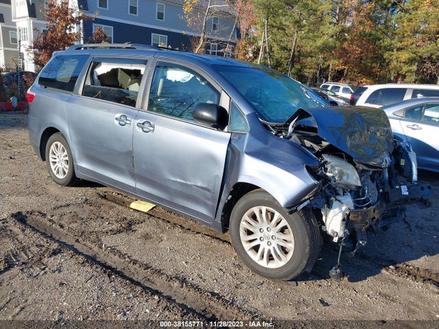 2015 TOYOTA SIENNA XLE 8 PASSENGER VIN: 5TDYK3DC2FS670500