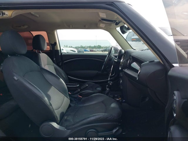 2012 MINI COOPER CLUBMAN WMWZF3C59CT189438 Photo 4