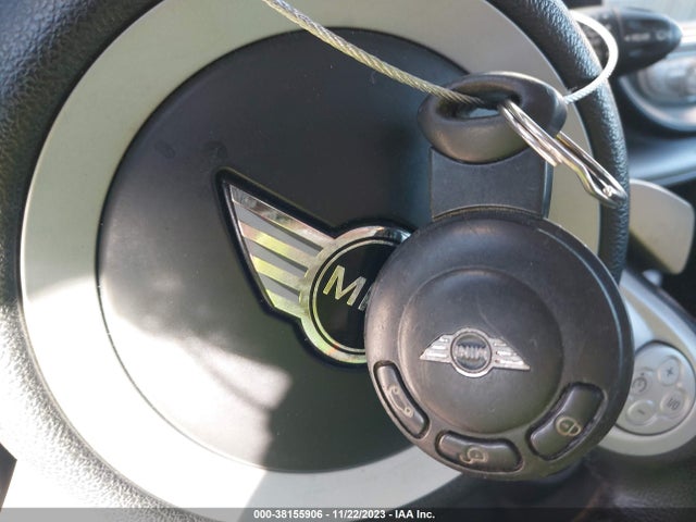 2010 MINI COOPER S WMWMF7C51ATW88636 Photo 10