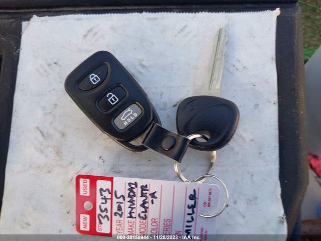 2015 HYUNDAI ELANTRA SE VIN: 5NPDH4AE8FH554085