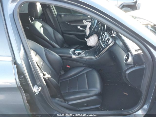 55SWF4KB3FU018144 Mercedes-Benz C 300 Sport 4matic/luxury 4matic/4matic