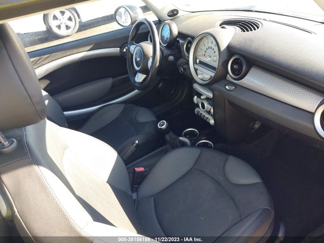 2010 MINI COOPER S CLUBMAN WMWMM3C57ATP76508 Photo 4