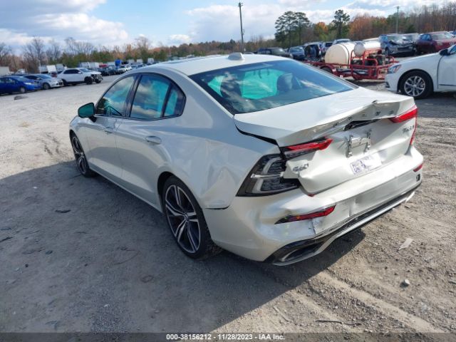 2019 VOLVO S60 7JRA22TM1KG016017 Photo 2