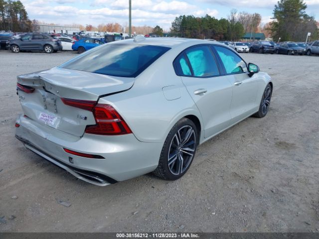 2019 VOLVO S60 7JRA22TM1KG016017 Photo 3