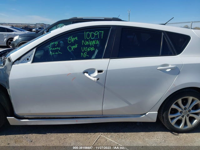 2011 MAZDA MAZDA3 S GRAND TOURING VIN: JM1BL1M56B1418877
