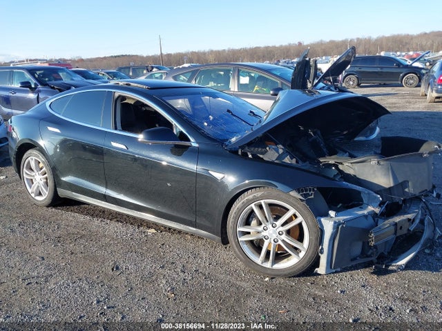 2013 TESLA MODEL S 5YJSA1DN3DFP12107 Photo 0
