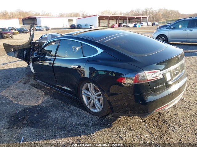 2013 TESLA MODEL S 5YJSA1DN3DFP12107 Photo 2