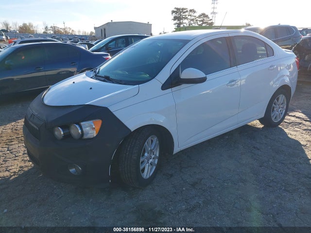 Chevrolet Sonic Lt Auto 2015 1G1JC5SH4F4219887 Image 2