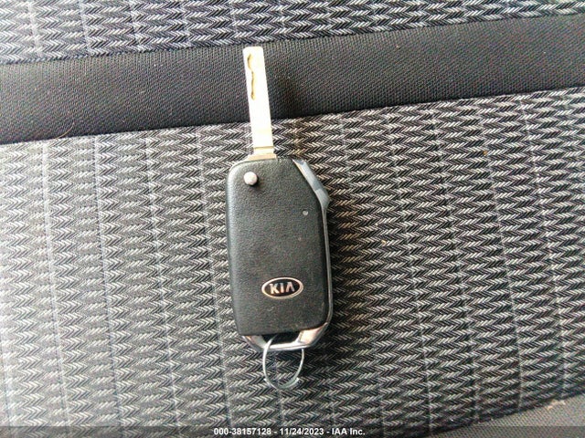 2021 KIA SORENTO LX VIN: 5XYRGDLC1MG003442