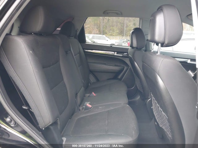 2015 KIA SORENTO LX V6 VIN: 5XYKTDA77FG611701