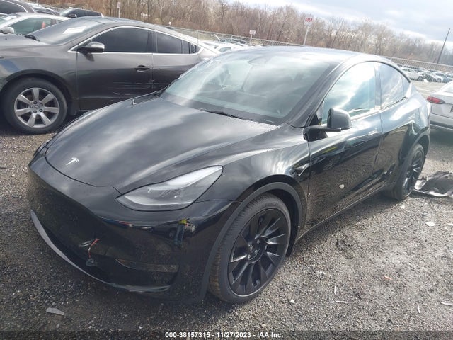 2023 TESLA MODEL Y 7SAYGAEE0PF863422 Photo 1