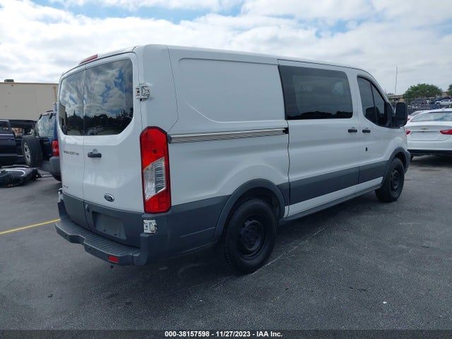 Ford Transit-150 2015 1FTNE1YG1FKB13984 Image 4