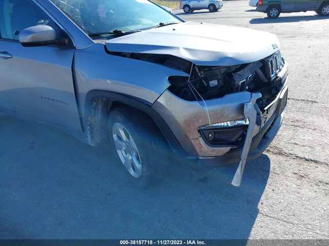 3C4NJCBB9JT502268 Jeep Compass Latitude Fwd