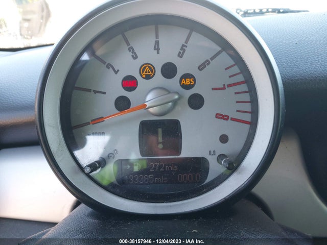 2010 MINI COOPER CLUBMAN WMWML3C53ATX52063 Photo 6