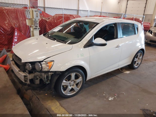 Chevrolet Sonic Ltz Auto 2015 1G1JE6SB0F4147369 Image 2