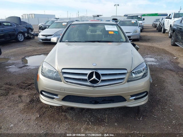 2011 MERCEDES-BENZ C 300 SPORT/LUXURY/ VIN: WDDGF5EB1BR185491