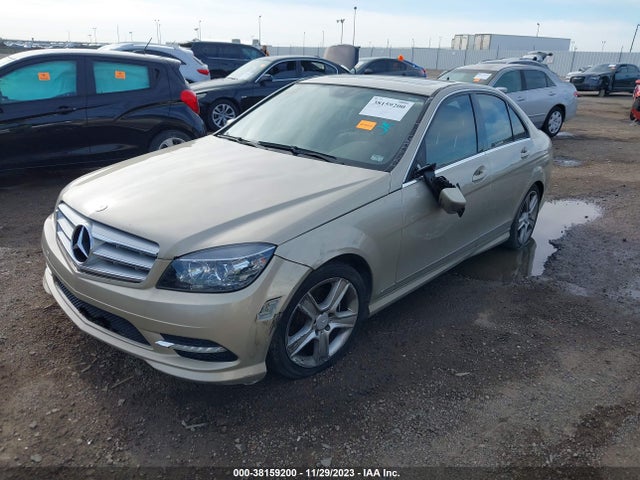 2011 MERCEDES-BENZ C 300 SPORT/LUXURY/ VIN: WDDGF5EB1BR185491