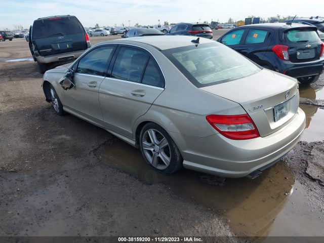 2011 MERCEDES-BENZ C 300 SPORT/LUXURY/ VIN: WDDGF5EB1BR185491