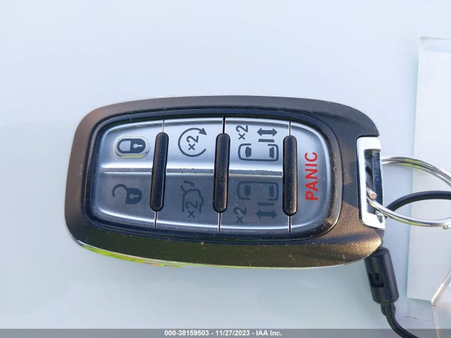 Chrysler Pacifica Touring L 2022 аукцион фото