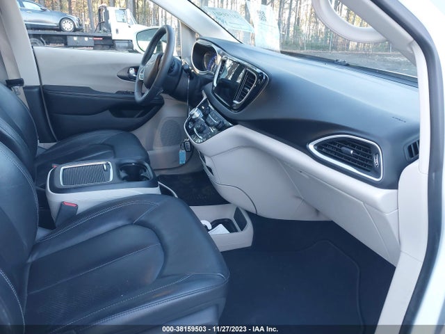 Chrysler Pacifica Touring L 2022 аукцион фото