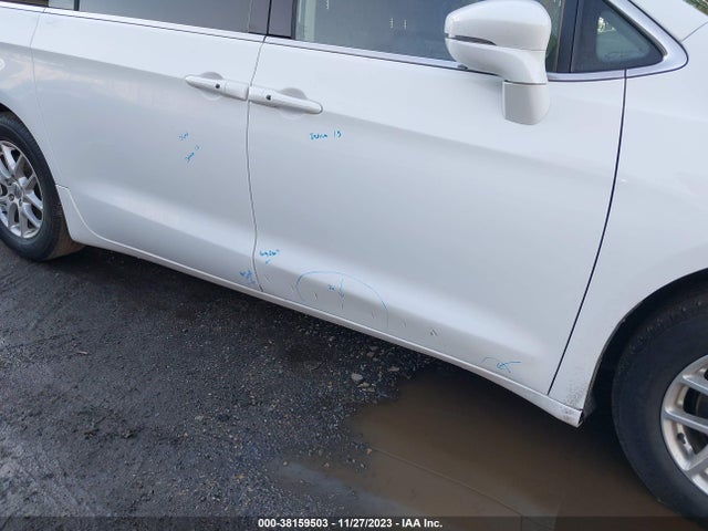 Chrysler Pacifica Touring L 2022 аукцион фото