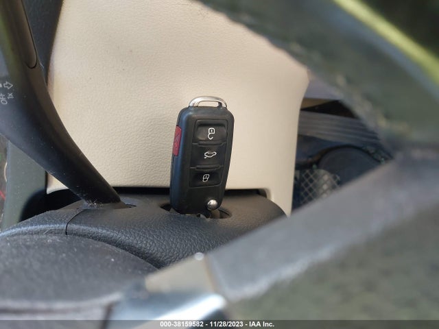 2012 VOLKSWAGEN TIGUAN SE VIN: WVGAV7AX7CW602806