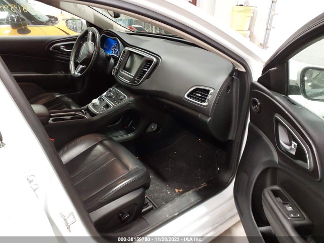 Chrysler 200 Limited Platinum 2017 1C3CCCAB2HN509855 Image 5