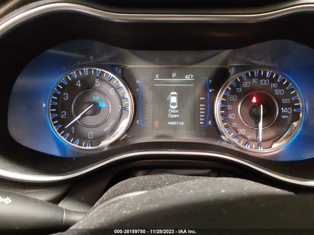 Chrysler 200 Limited Platinum 2017 1C3CCCAB2HN509855 Image 7