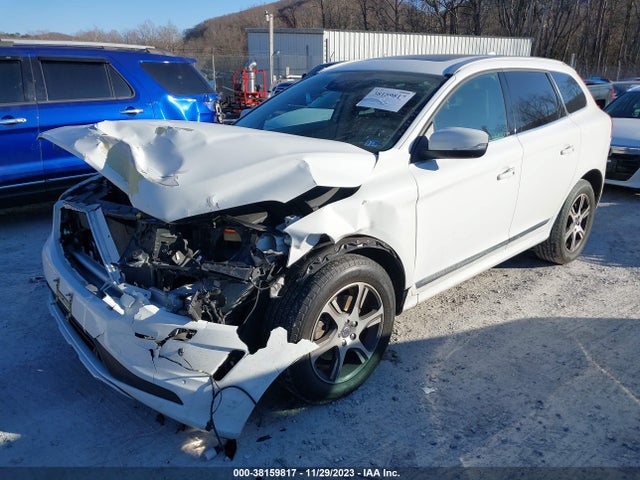 2015 VOLVO XC60 T6 DRIVE-E PLATINUM VIN: YV449MDMXF2741360