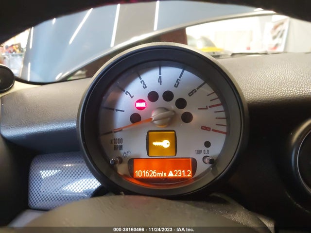 2011 MINI COOPER S WMWSV3C58BTY23468 Photo 6