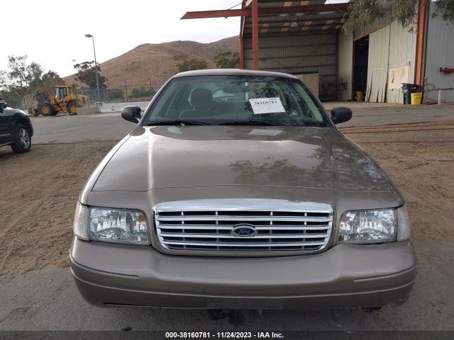Продаж на аукціоні авто 2005 Ford Crown Victoria Standard, vin: 2FAFP73WX5X130557, номер лоту: 38160781