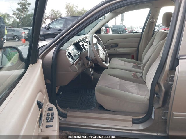 Продаж на аукціоні авто 2005 Ford Crown Victoria Standard, vin: 2FAFP73WX5X130557, номер лоту: 38160781