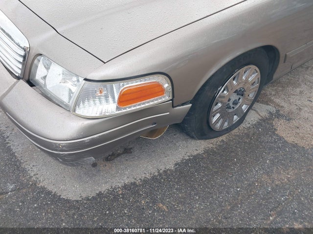 Продаж на аукціоні авто 2005 Ford Crown Victoria Standard, vin: 2FAFP73WX5X130557, номер лоту: 38160781