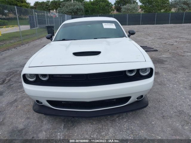 2C3CDZAG3JH231736 Dodge Challenger Sxt Plus