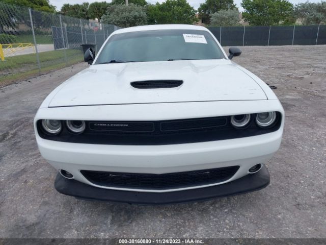 2C3CDZAG3JH231736 Dodge Challenger Sxt Plus