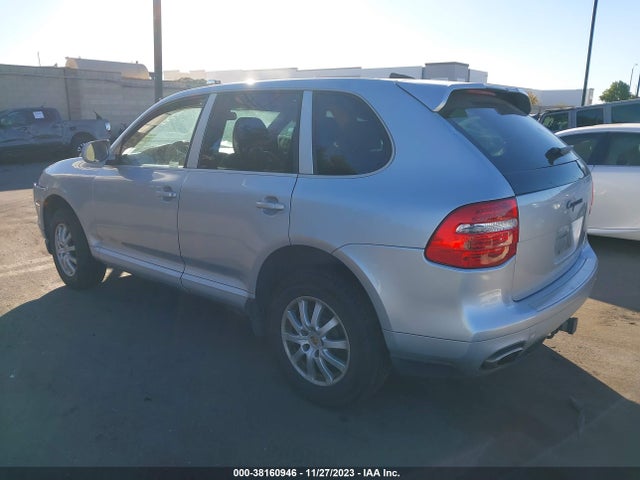 2008 PORSCHE CAYENNE WP1AA29P08LA07536 Photo 2