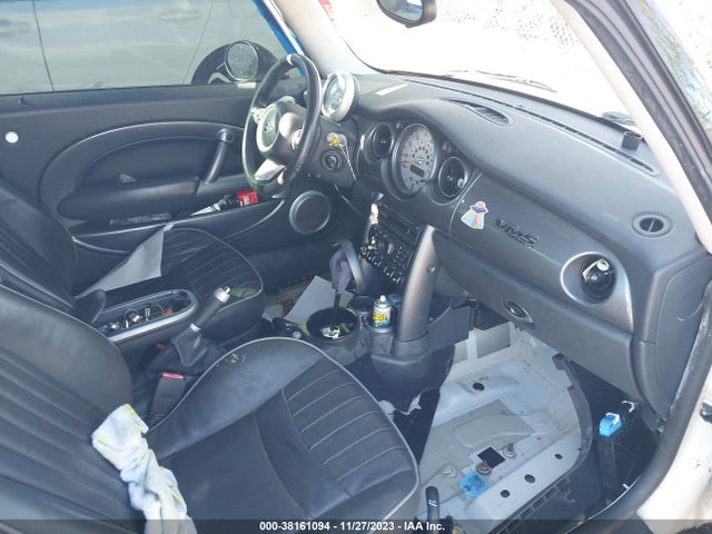 2006 MINI COOPER S WMWRE33536TL18488 Photo 4