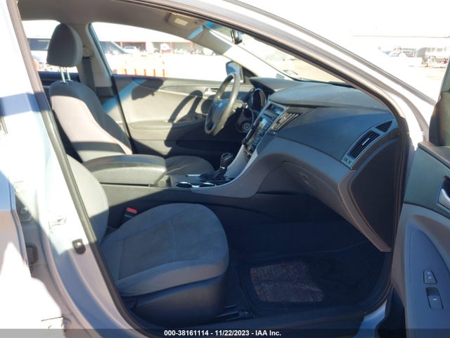 2013 HYUNDAI SONATA GLS VIN: 5NPEB4AC7DH748026