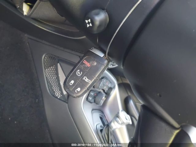 2C3CDZAG0GH108047 Dodge Challenger Sxt Plus