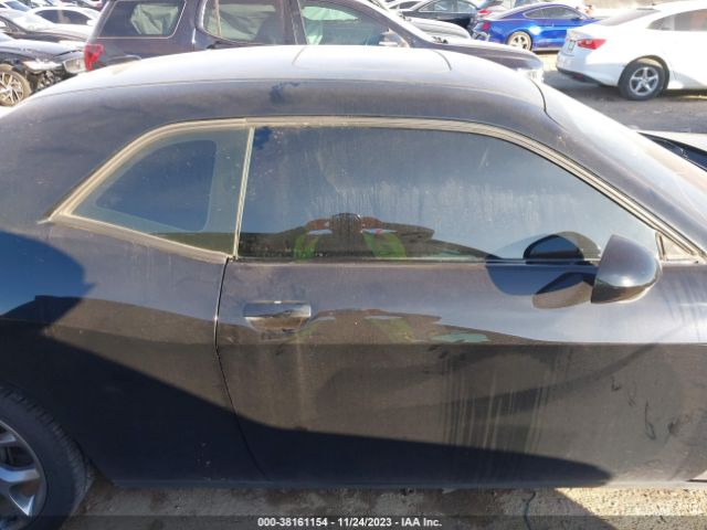 2C3CDZAG0GH108047 Dodge Challenger Sxt Plus