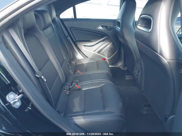 WDDSJ4EB6KN714623 Mercedes-Benz m270