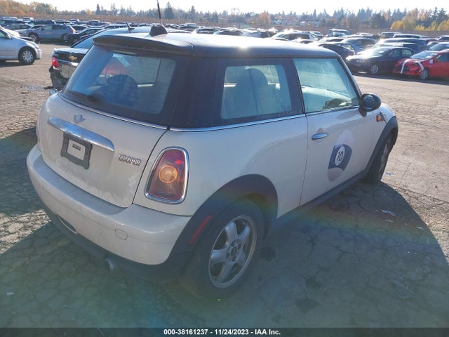2008 MINI COOPER WMWMF33508TT66590 Photo 3