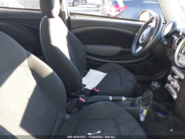 2008 MINI COOPER WMWMF33508TT66590 Photo 4