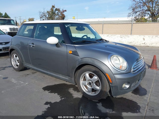 2010 MINI COOPER WMWMF3C59ATZ21459 Photo 0