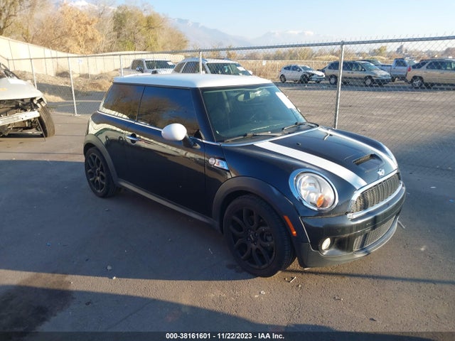 2008 MINI COOPER S WMWMF73538TV32687 Photo 0