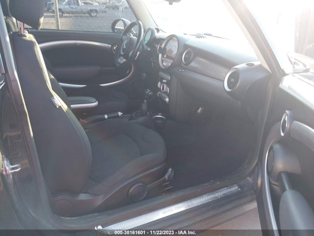 2008 MINI COOPER S WMWMF73538TV32687 Photo 4