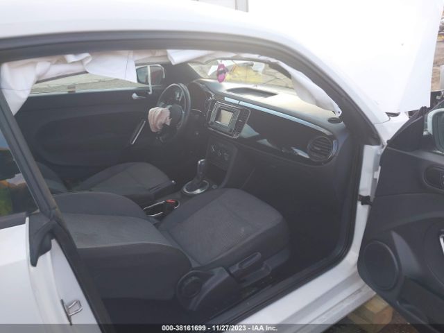 2019 VOLKSWAGEN BEETLE 3VWFD7AT5KM720410 Photo 4