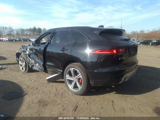 2018 JAGUAR F-PACE SADCM2FV9JA235545 Photo 2