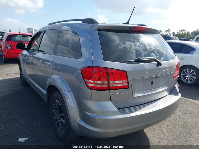 Dodge JOURNEY SE 2018 3C4PDCAB1JT241803 Image 3