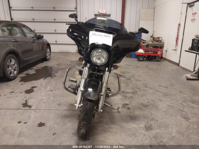 2016 HARLEY-DAVIDSON FLHXS 1HD1KRM12GB606290 Photo 4